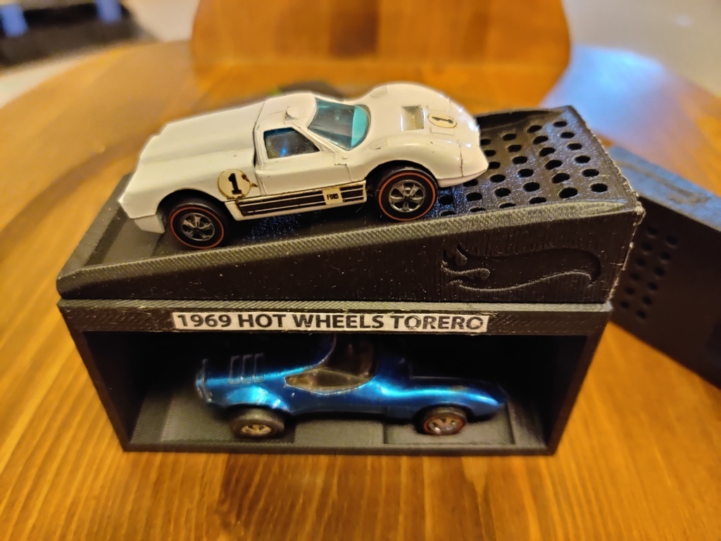 Archivo D Gratuito Rampa De Exposici N Hot Wheels Con Ranura De S Lice O Led Objeto Para