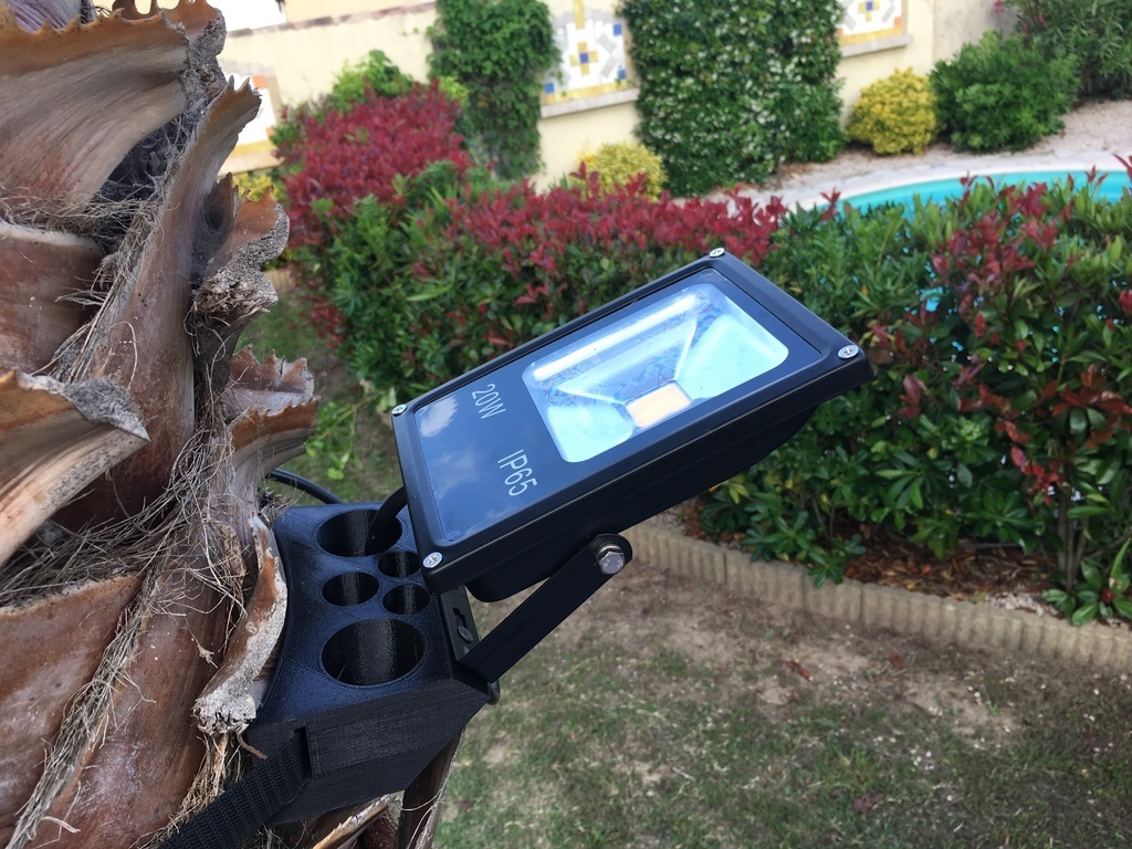 Free 3D file Tree lighting fixture - fixation éclairage sur arbre 🌳・3D ...