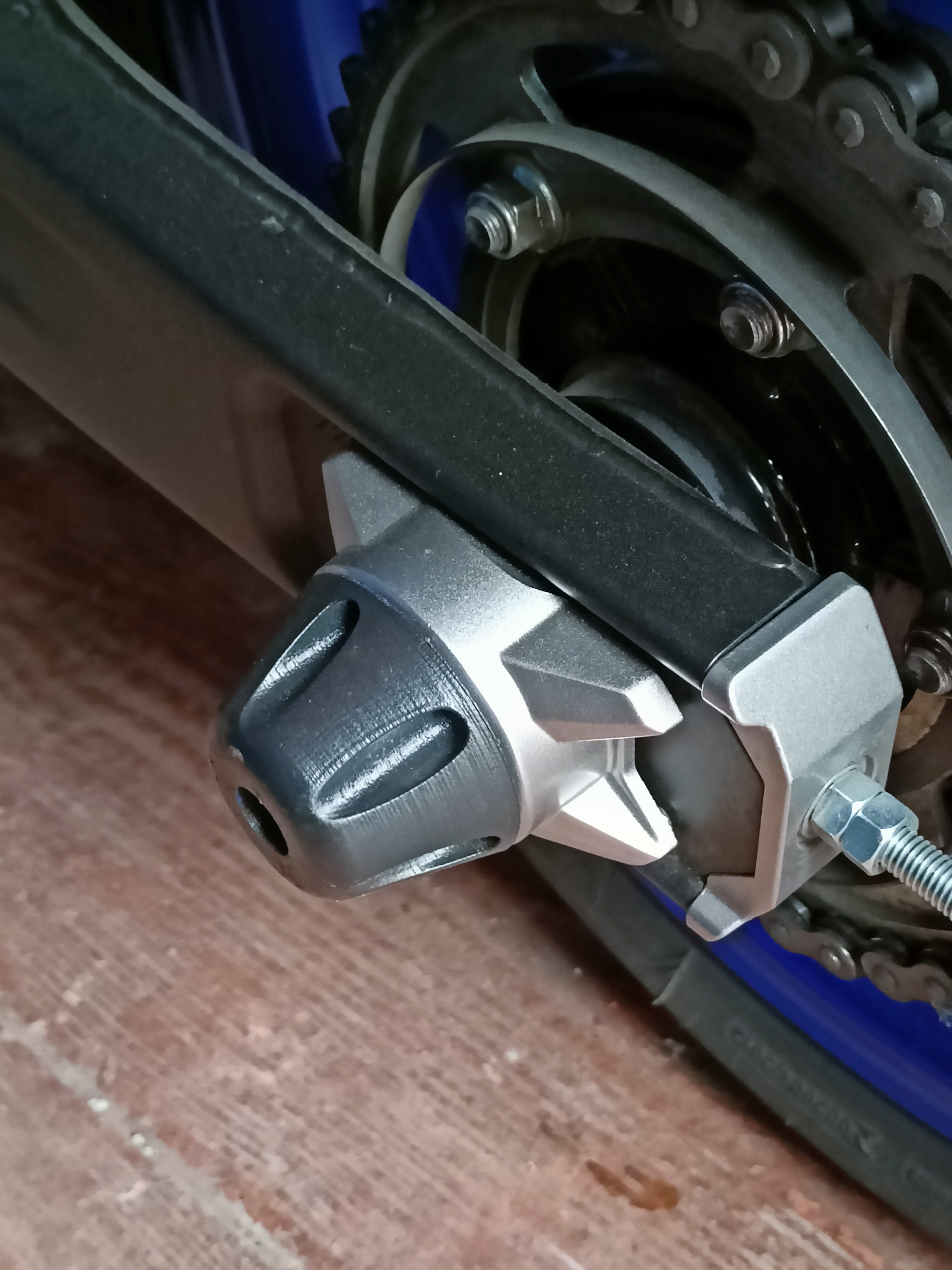 STL file MT07_FZ07 shock・3D printable model to download・Cults