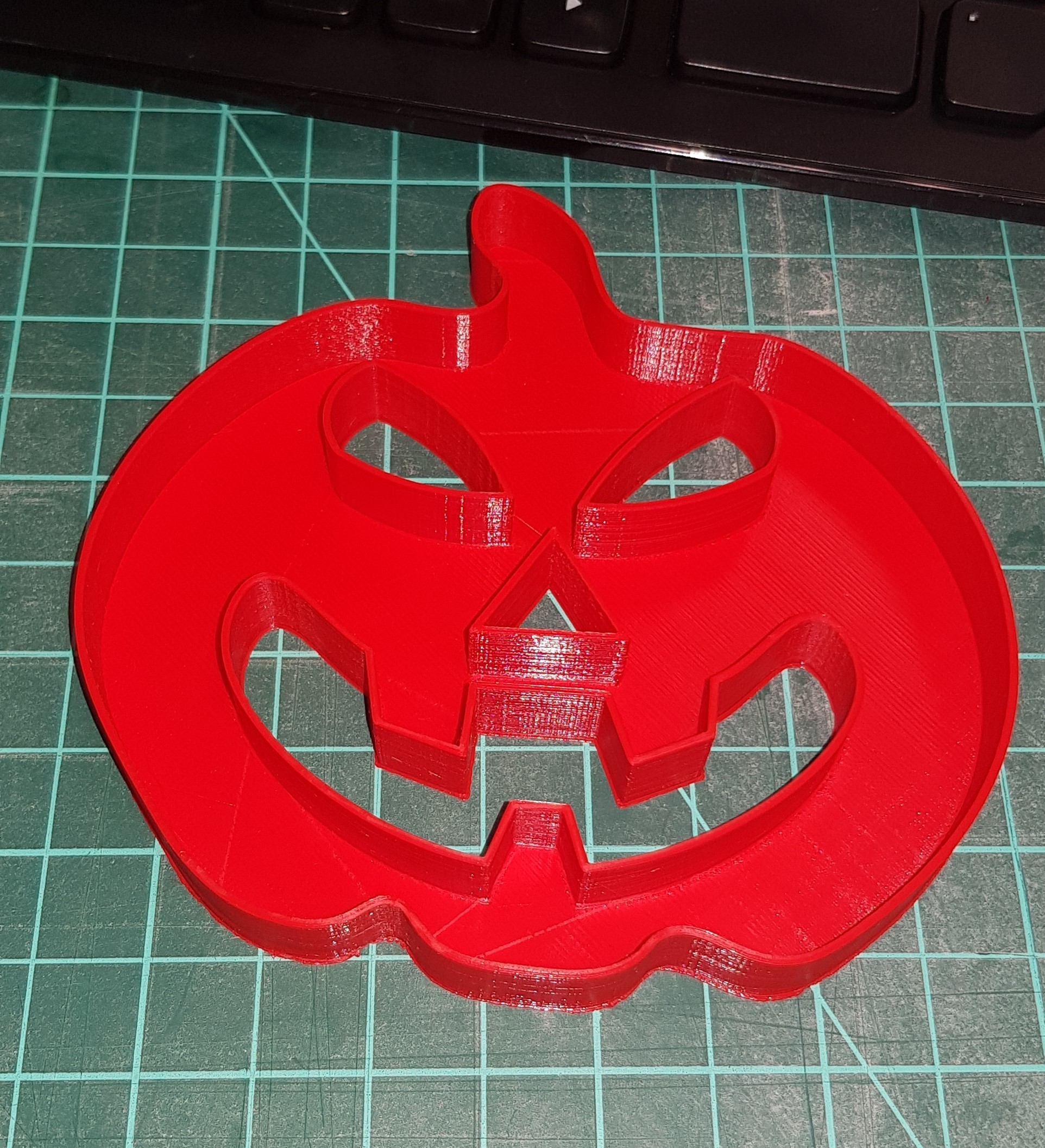 Free STL file Halloween cookie cutters・3D printer model to download・Cults