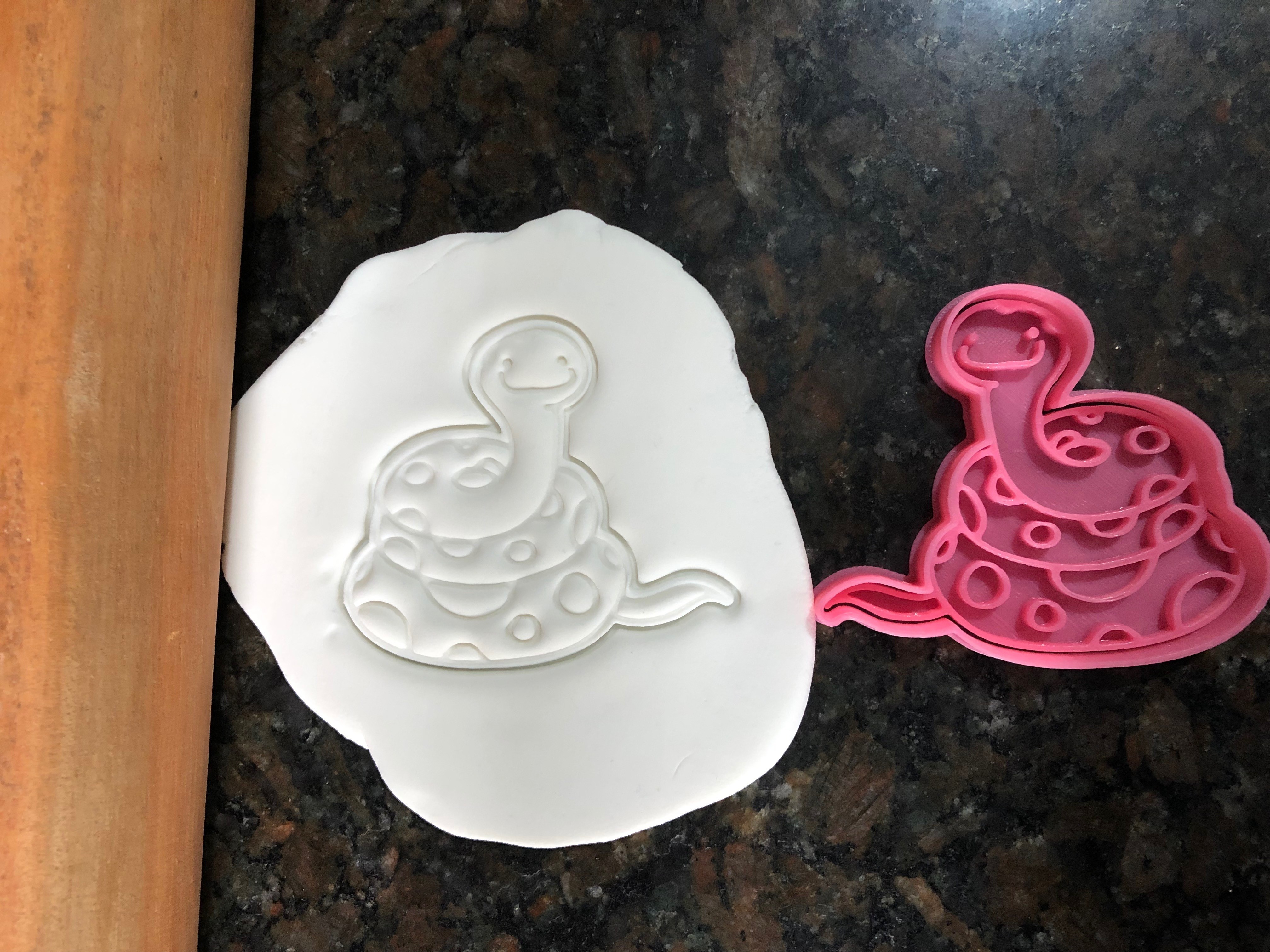 STL file Snake Cutter - Snake Cookie Cutter・3D printable model to ...