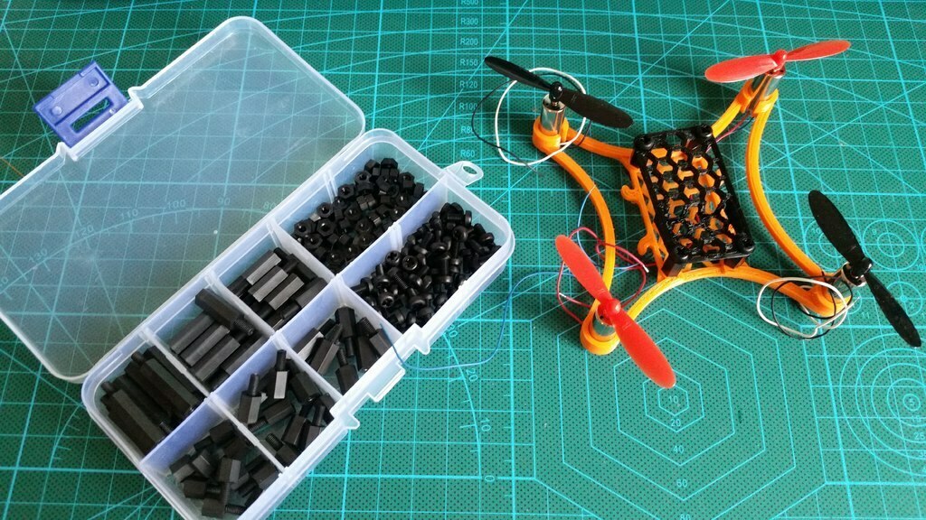 Free 3D file v4 camera top for Micro 105 FPV Quadcopter Nylon