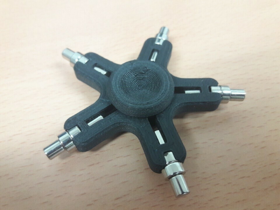 Free 3D file Fenta - the mini fidget spinner (r188 size)・Template to ...