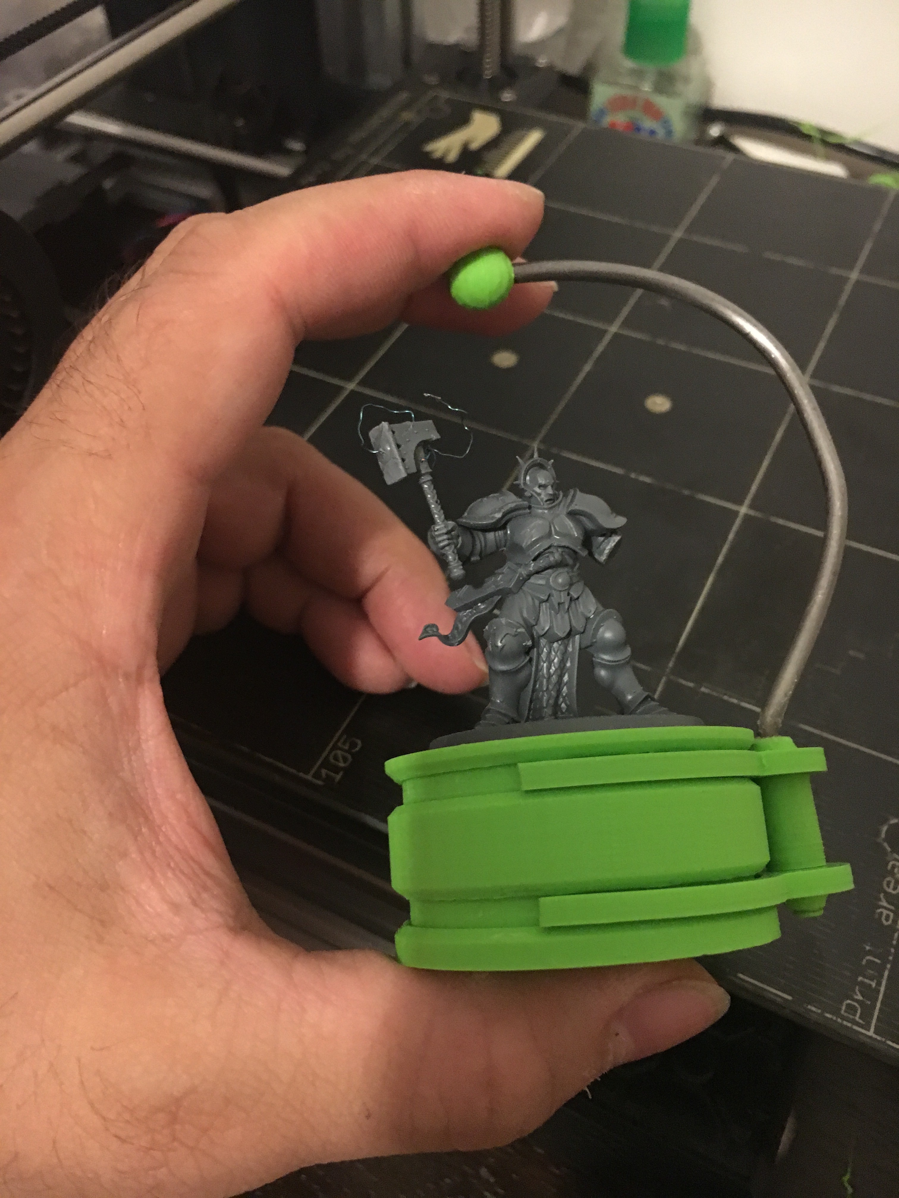 STL file miniature painting hand holder 🖼️・3D printer design to