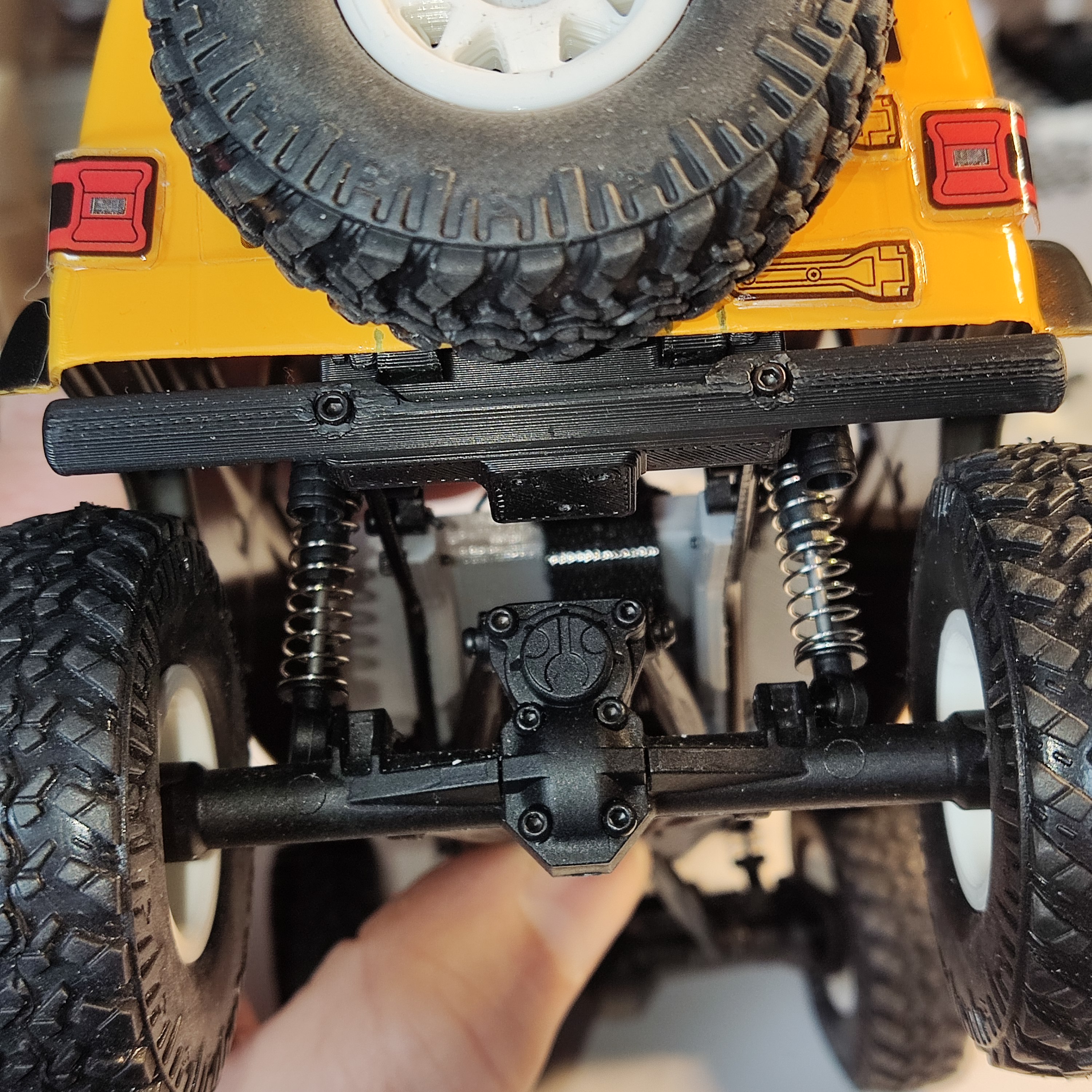 RC auto Axial SCX24 Jeep Wrangler JLU CRC 2019 V2 1:24 4WD RTR, žlté