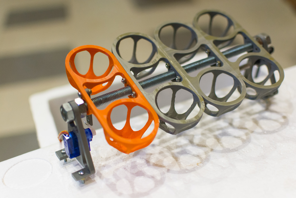 Free 3D file Egg turner for incubator 🥚・3D printer design to download・Cults