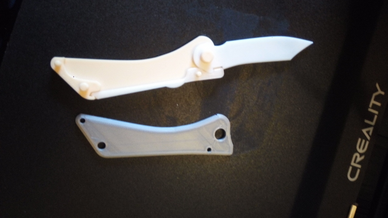 Free STL file Folding knife with blade lock 🔪・3D printing model to