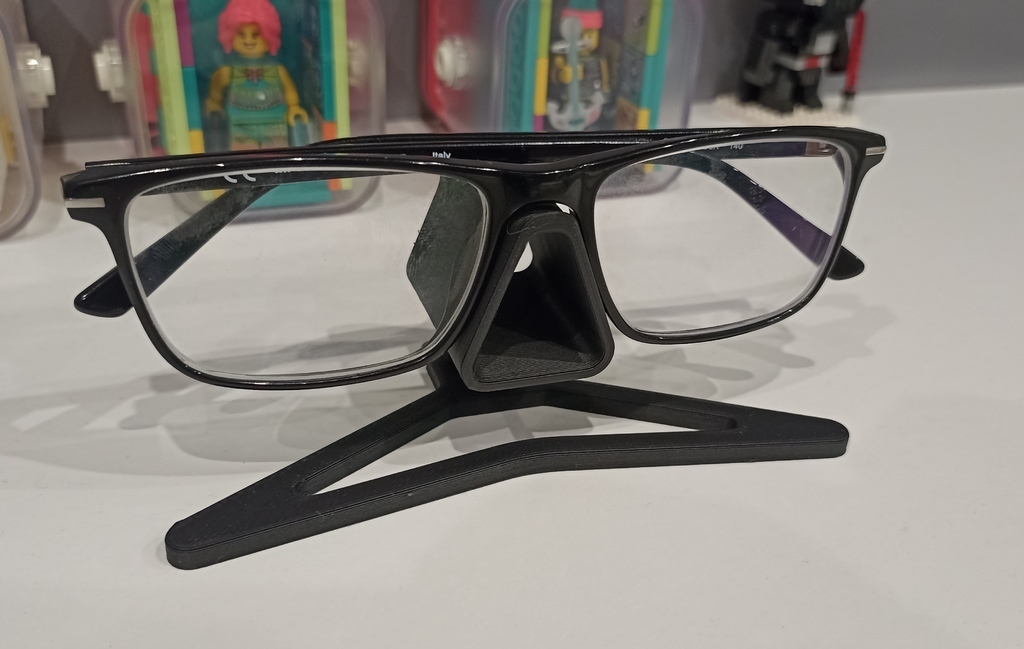 Free 3D file Glasses holder 👓・Object to download and to 3D print・Cults