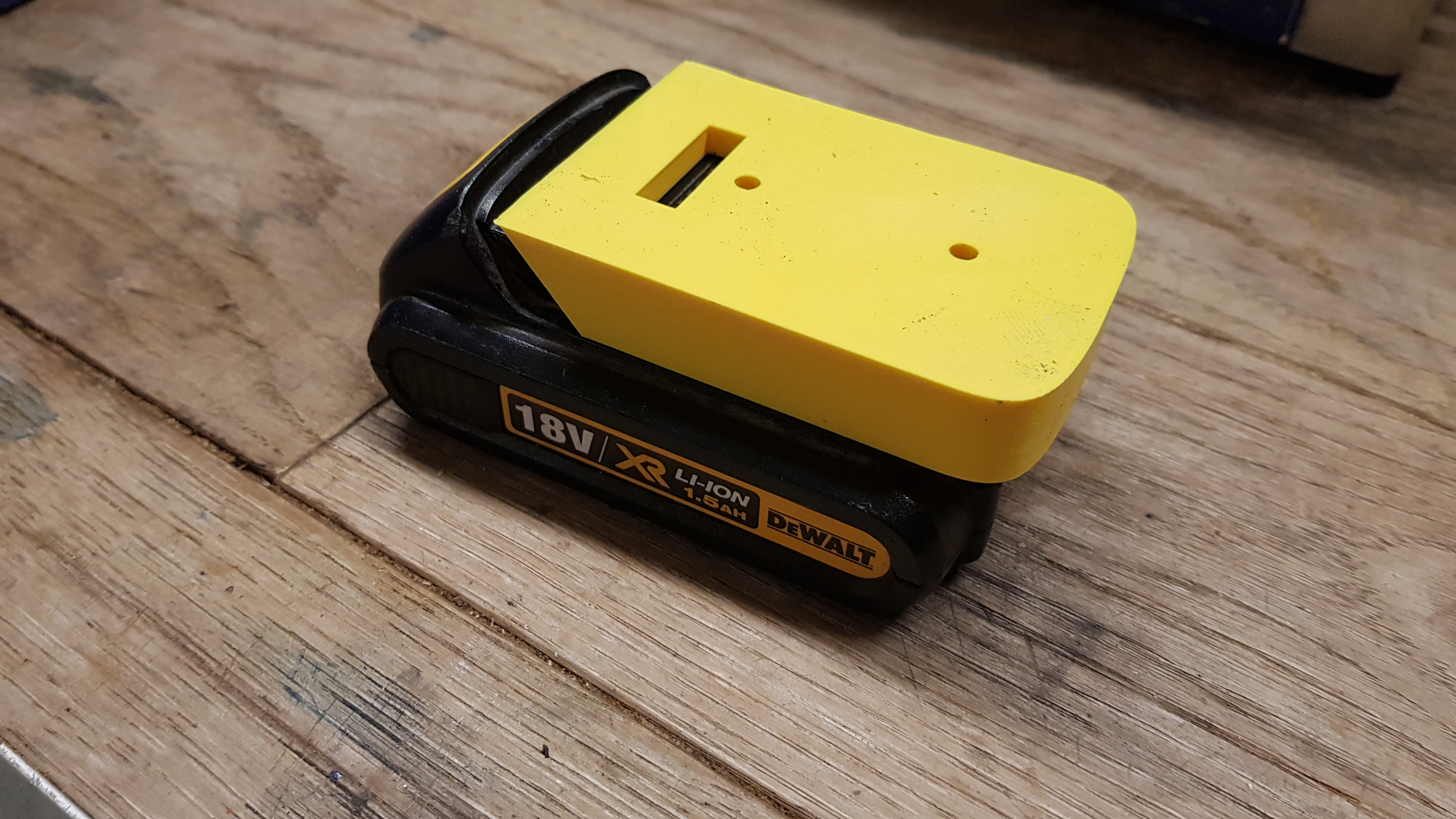Lot De 8 Supports Muraux Jaunes Pour Outils Dewalt 12V/20V – Installation Facile, Rangement Garage Optimisé