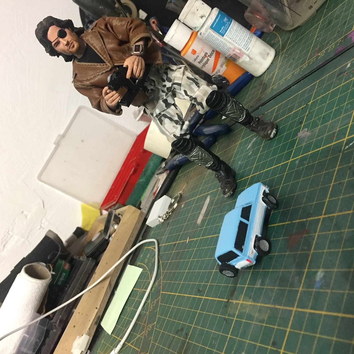 STL file RC CAR DIORAMA 1/100 (Chevy Blazer) 🚗・3D printing model to