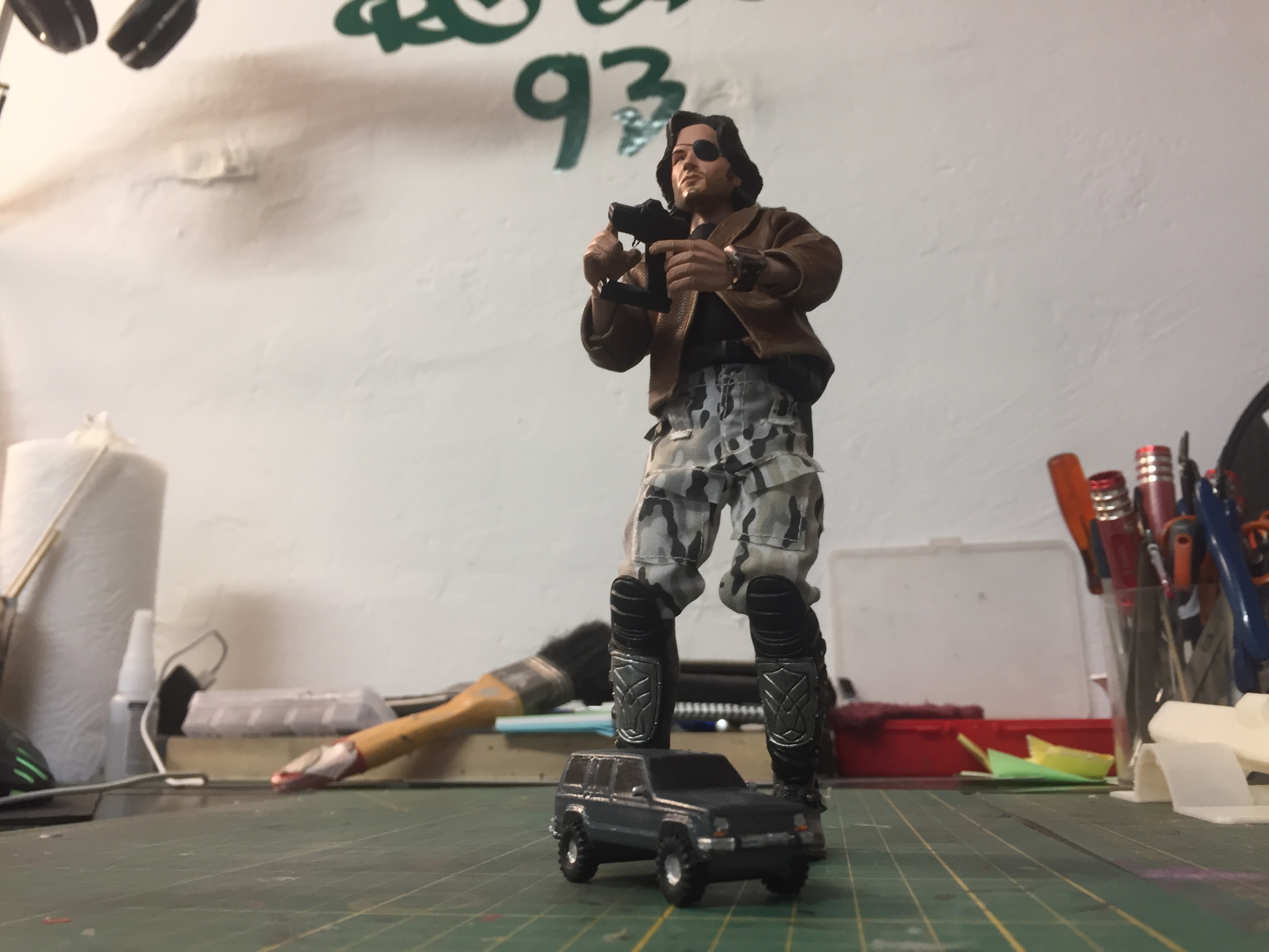 STL file RC CAR DIORAMA 1/100 (cherokee)・3D print model to download・Cults