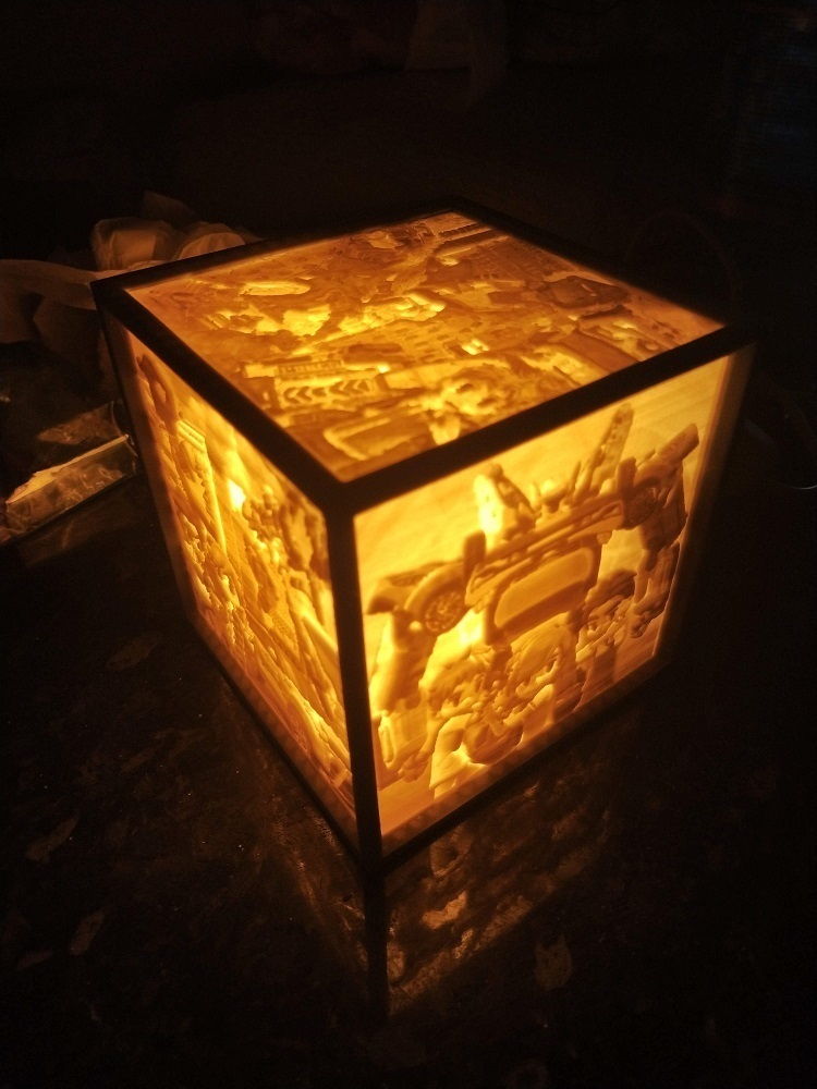 2021-09-27_18-24-42_-_Mini_2.jpg Fichier STL gratuit Lithophane TV Show pour enfants "TOBOT - lampe cubique・Objet à télécharger et à imprimer en 3D