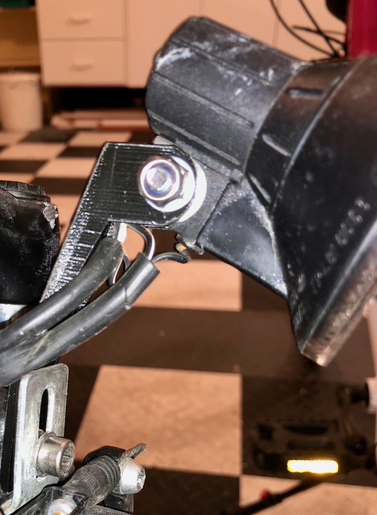 Free 3D file Bicycle Lamp Mount・3D printer design to download・Cults