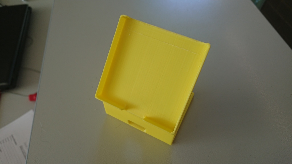 Free 3D file Square Reader Holder 🟪・3D printable object to download・Cults