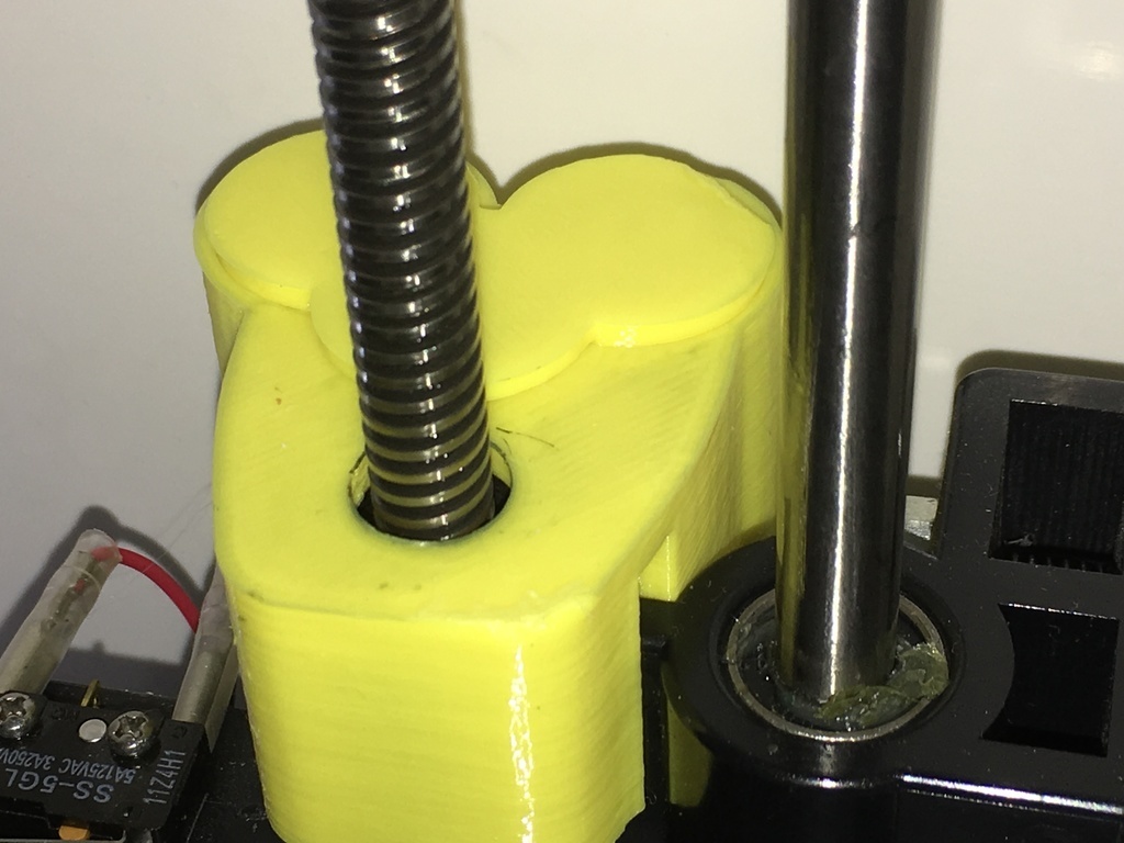 Fichier 3D gratuit Capuchon pour contrepoids Robo 3D R1+ 🧞‍♂️・Modèle ...