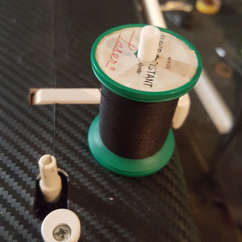 4pcs Couvercle De Bobine De Canette Pour Machine à Coudre Compatible Avec Bernette Compatible Avec Singer Machine à Coudre ALT 416500801/93-036048-44/ TA10943209S Blanc (Petit