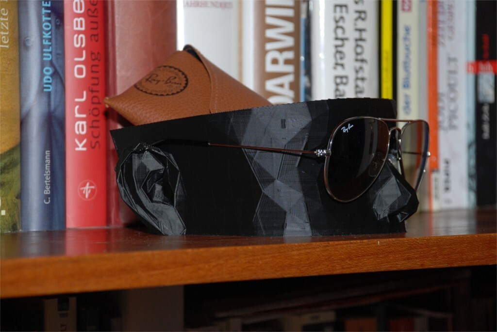 Free STL file Sunglass holder (Remix) 👓・3D printer design to download・Cults