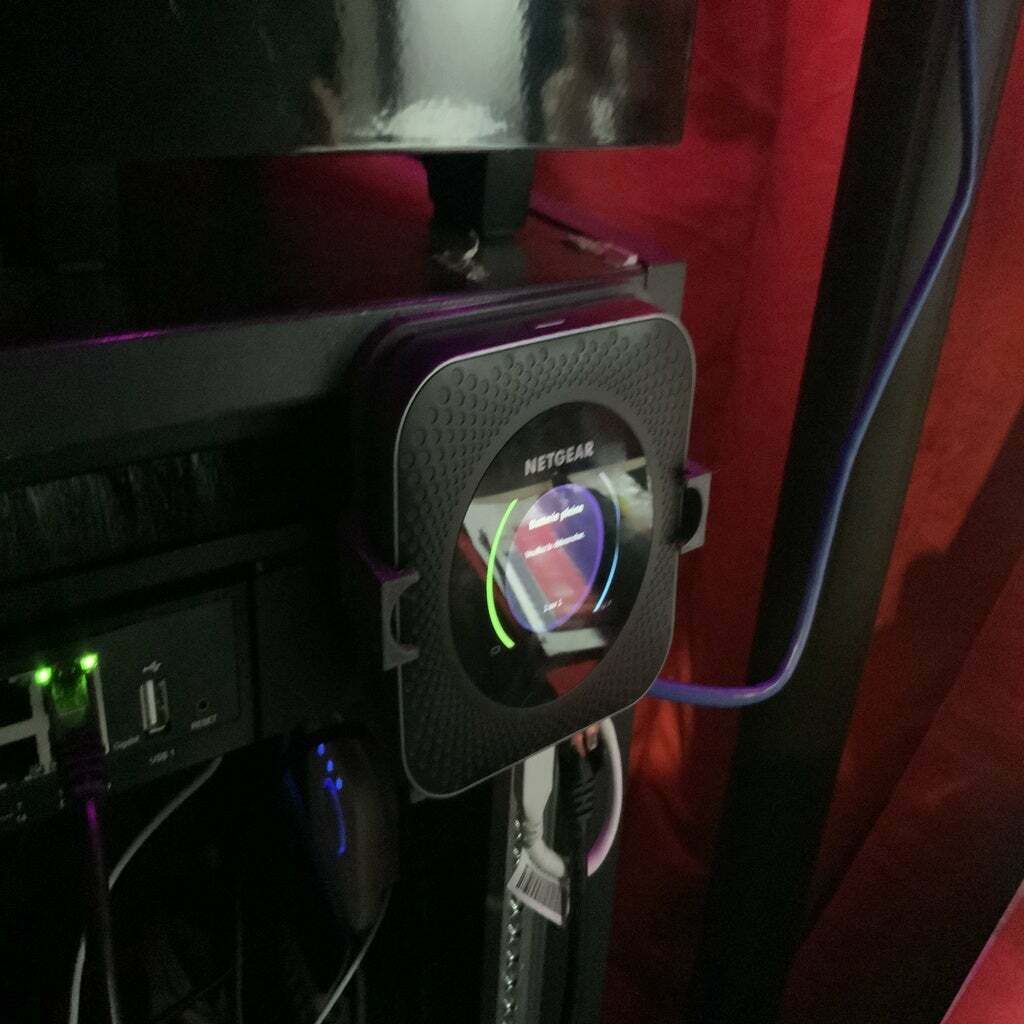 Free STL file Netgear 4G Routeur Stand・3D printing model to download・Cults