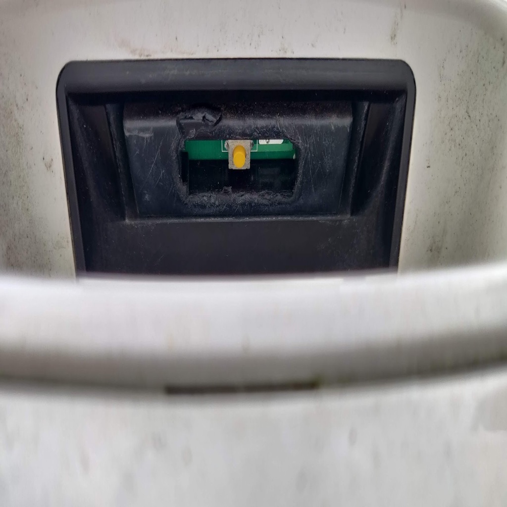 Archivo 3D gratis Kia Rio Tapa del interruptor de apertura del maletero