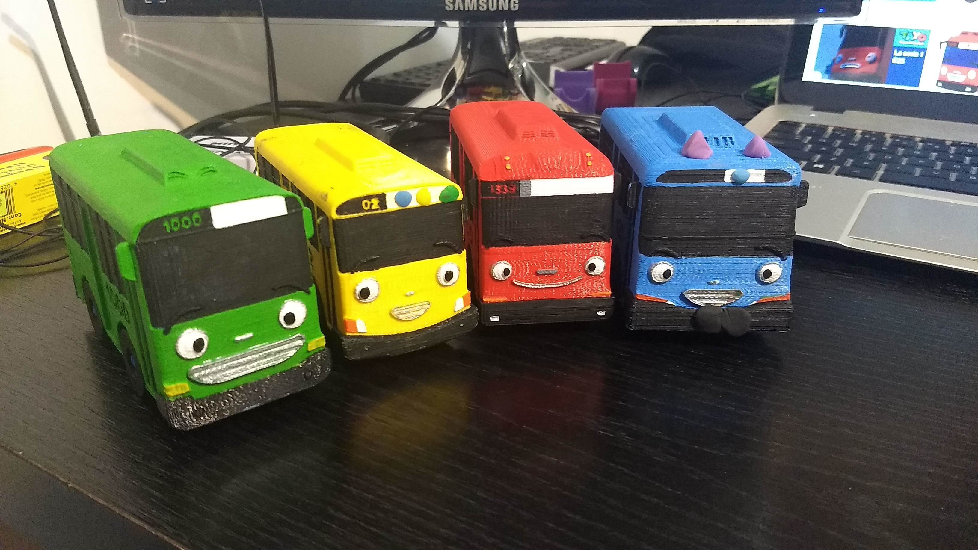 3D file 4 Little buses・3D printing template to download・Cults