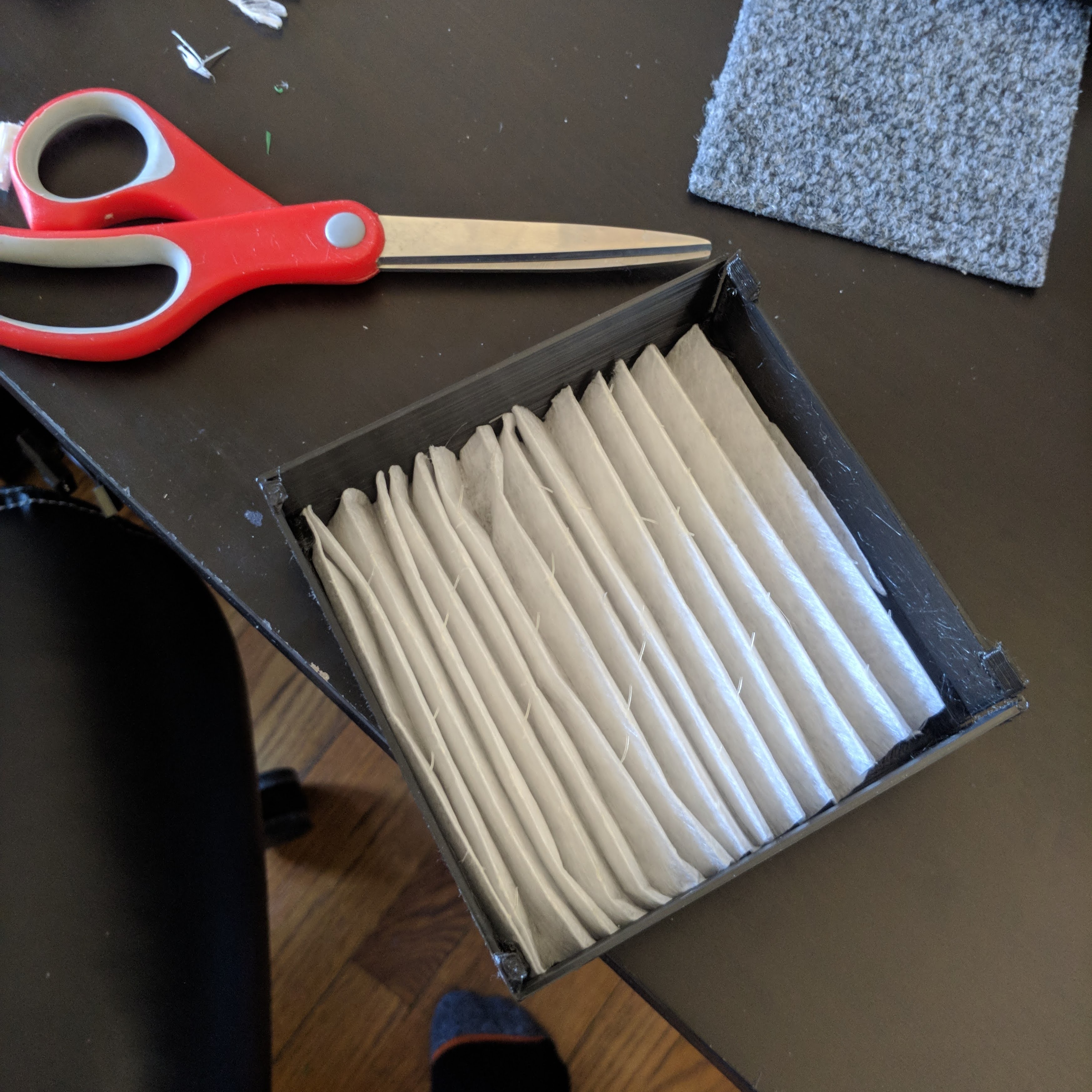 Free STL file Computer fan filter housing (fume extractor)・3D printable