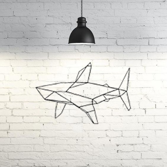 Grande décoration murale de requin en métal, tenture murale colorée