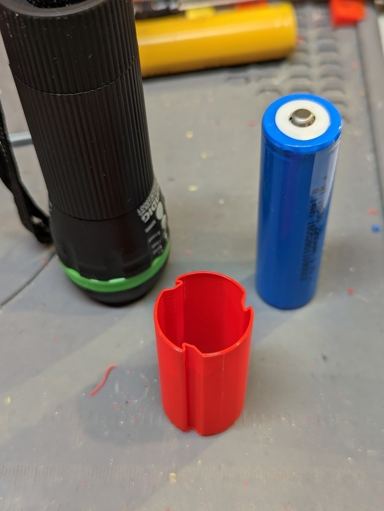 Free 3D file 18650 Spacer・3D printing design to download・Cults