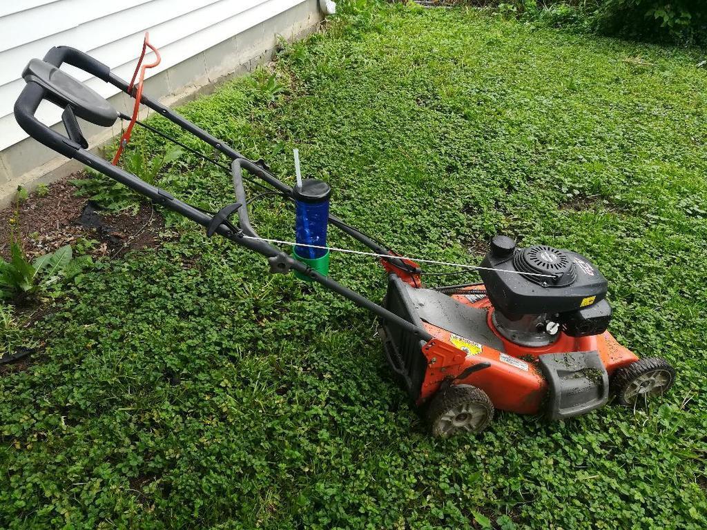 Download free STL file Water Bottle Holder For Push Lawnmower • 3D