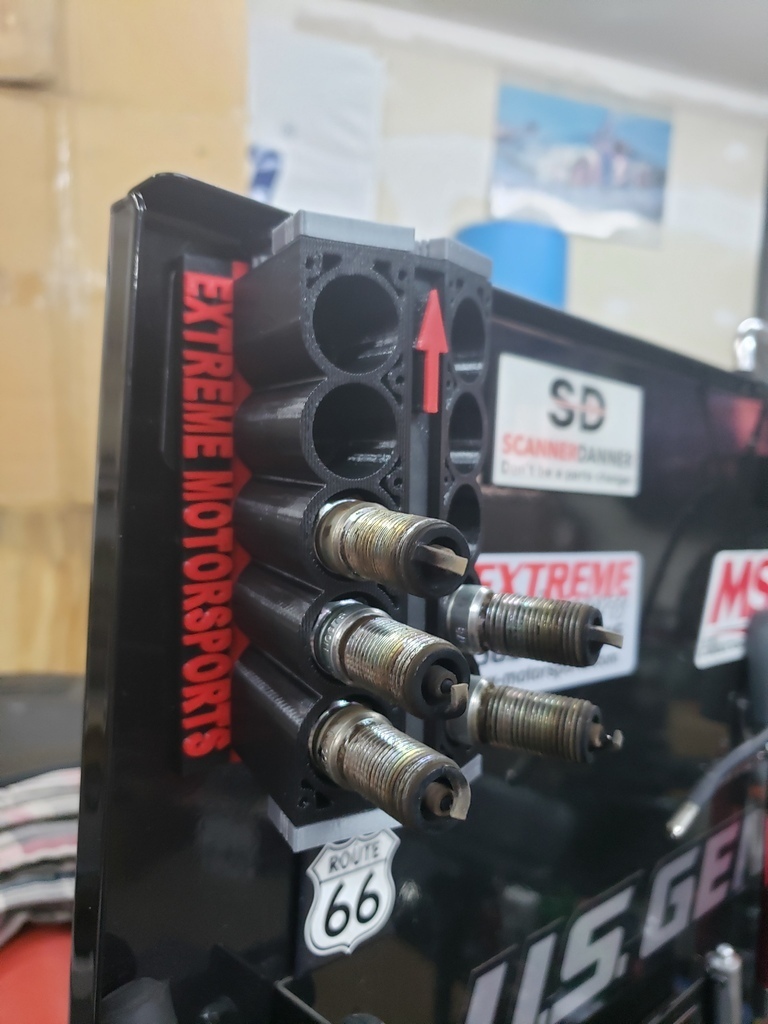 Free 3D file Spark Plug Holder 🔌・3D printer model to download・Cults