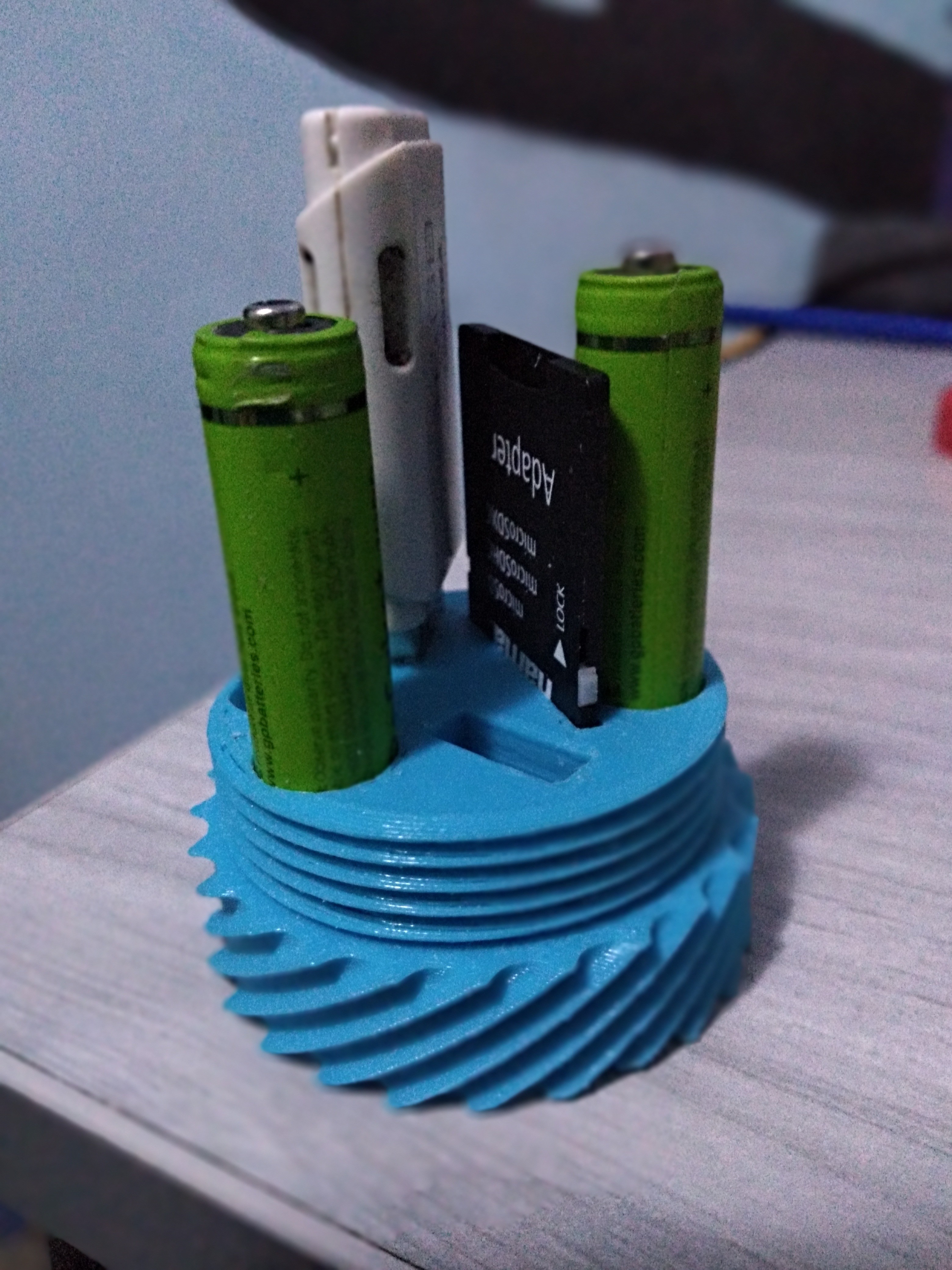 STL file aaa battery holder・3D print design to download・Cults