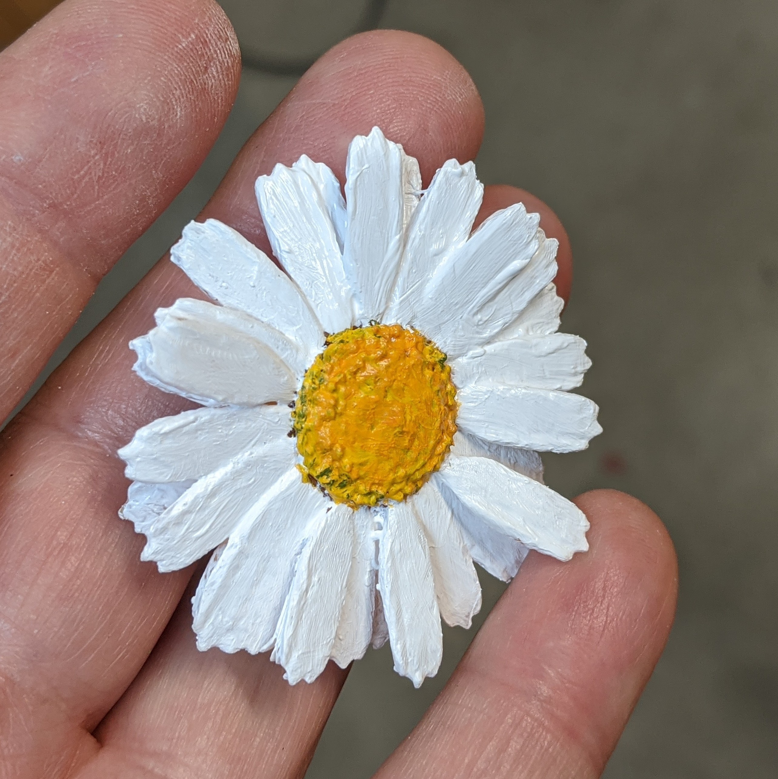 OBJ file Realistic Daisy for hair or adornment・3D printable model to download・Cults