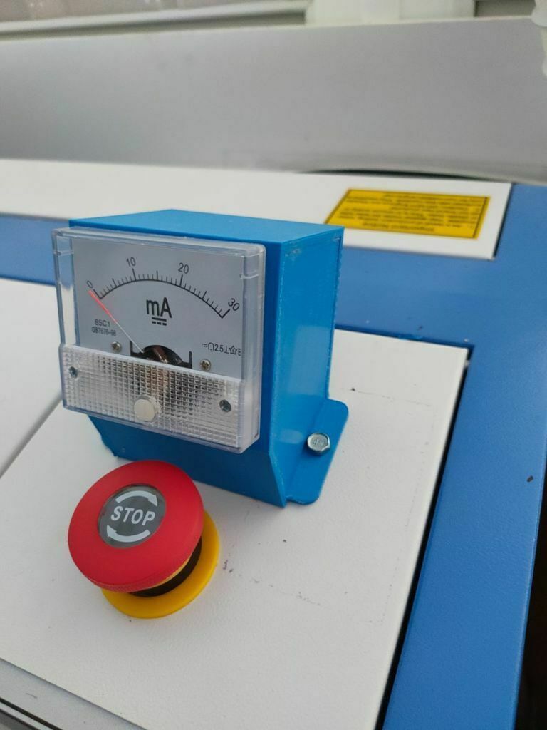 Free STL file K40 Laser Amp Meter Case 👽・Design to download and 3D