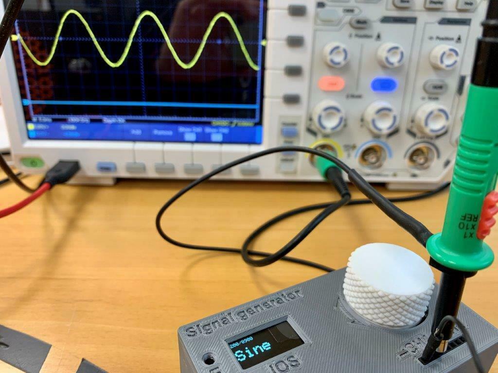 Free STL file Signal Generator・3D printing model to download・Cults