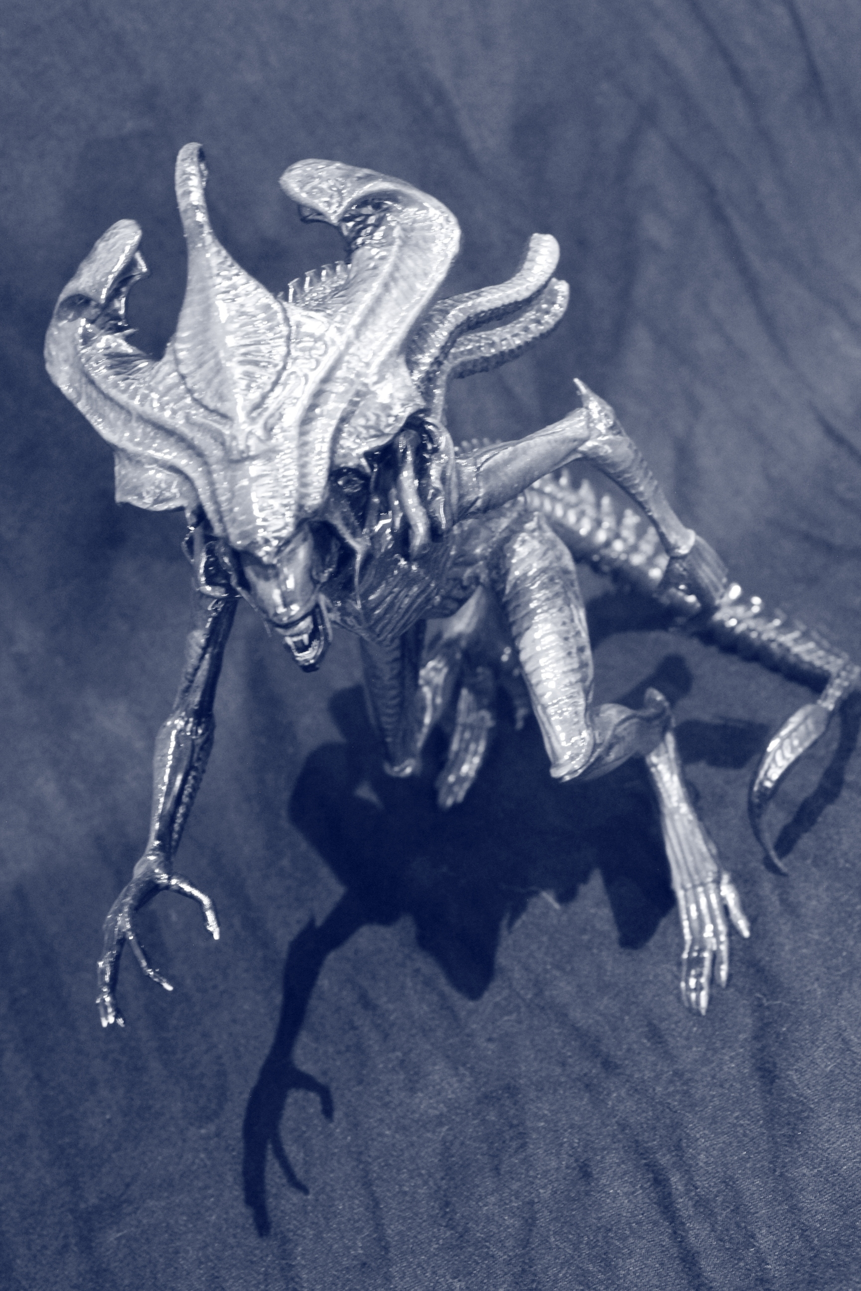 Archivo STL Alien King 👽・Modelo para descargar y imprimir en 3D・Cults