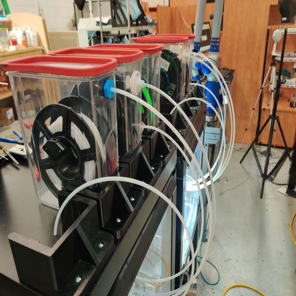 Free STL file Drybox Holder for Rubbermaid 1861476 Zylar Container・3D