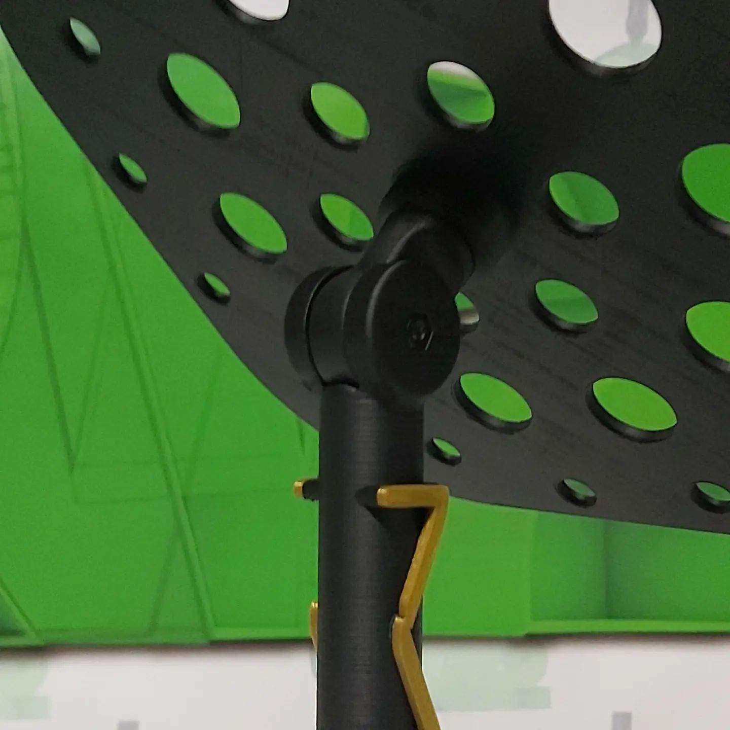 STL file MAC Cosmetics Makeup Brush Holder・3D printer design to