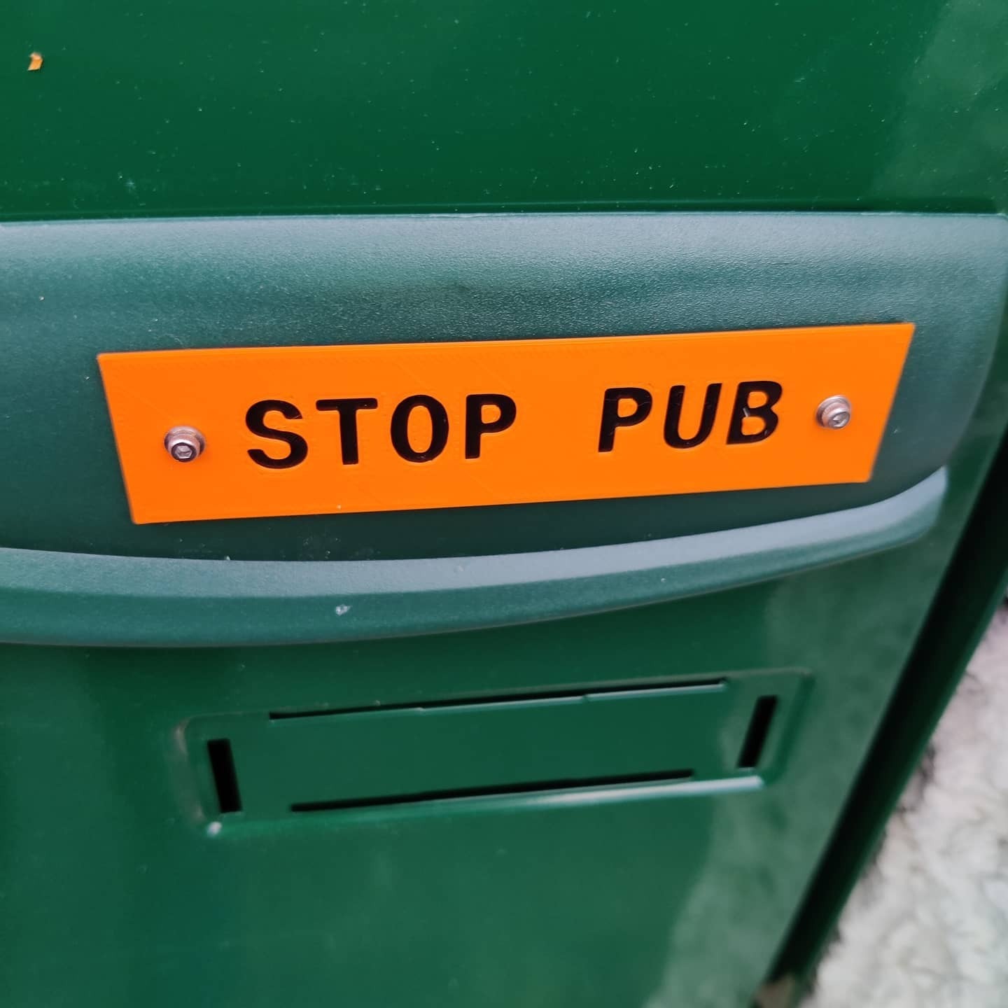 STOP PUB