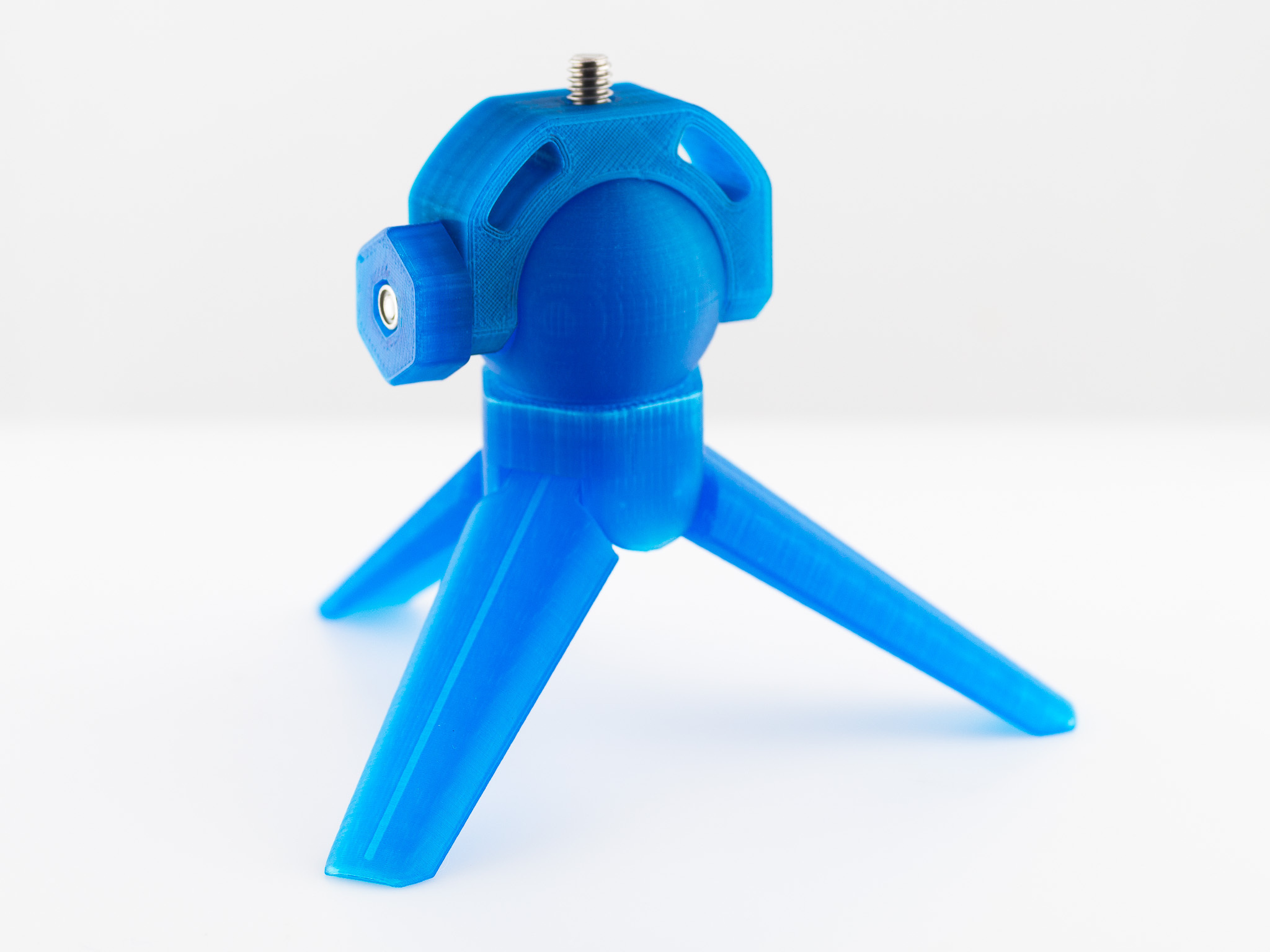 Free STL File Mini Tripods 3D Printable Object To Download Cults