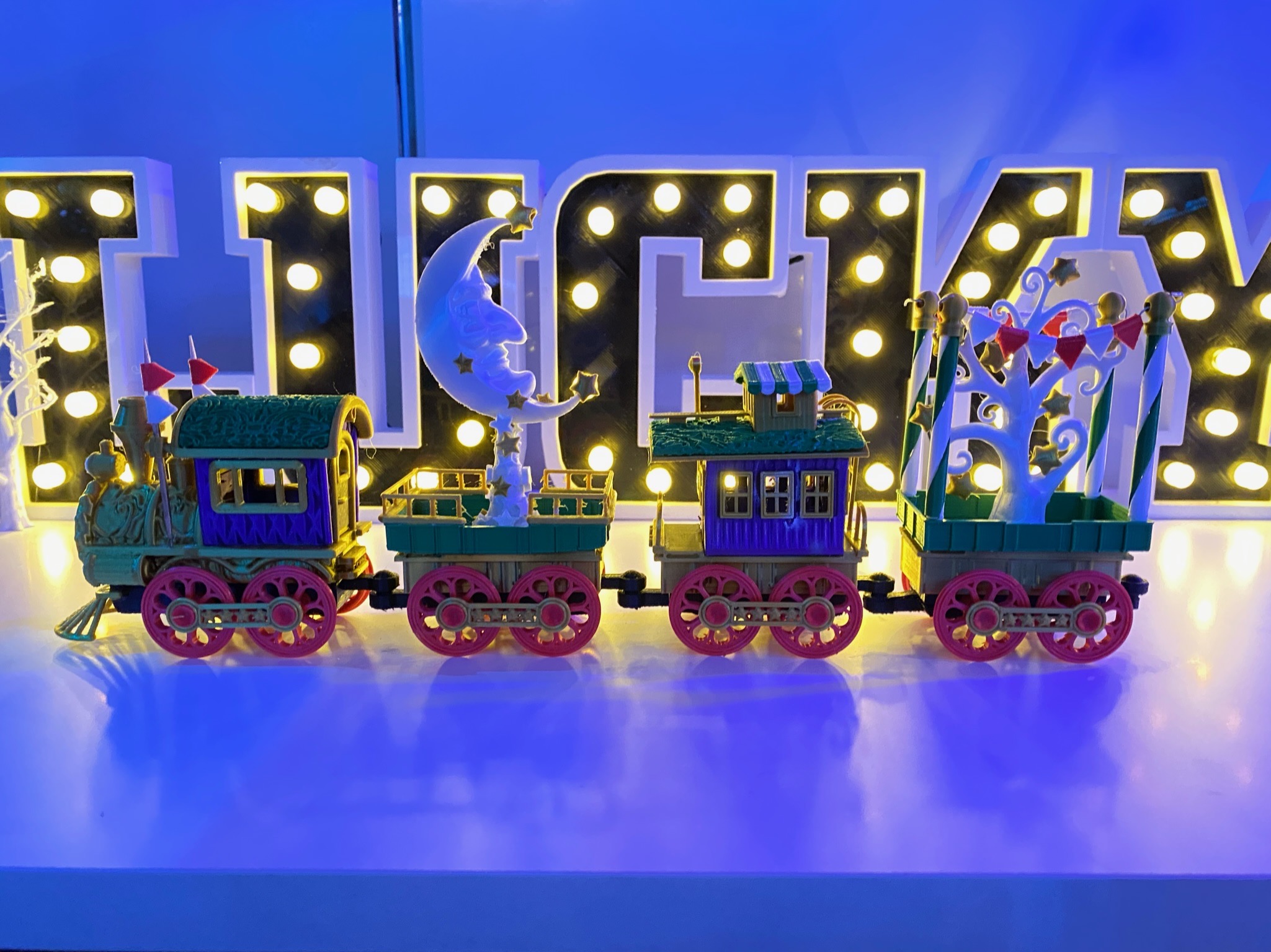 3D file CHRISTMAS TRAIN 3d sculpture・3D printing design to download・Cults