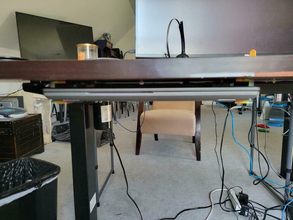 Free 3D file Under Desk Laptop Mount 💻・Object to download and to 3D
