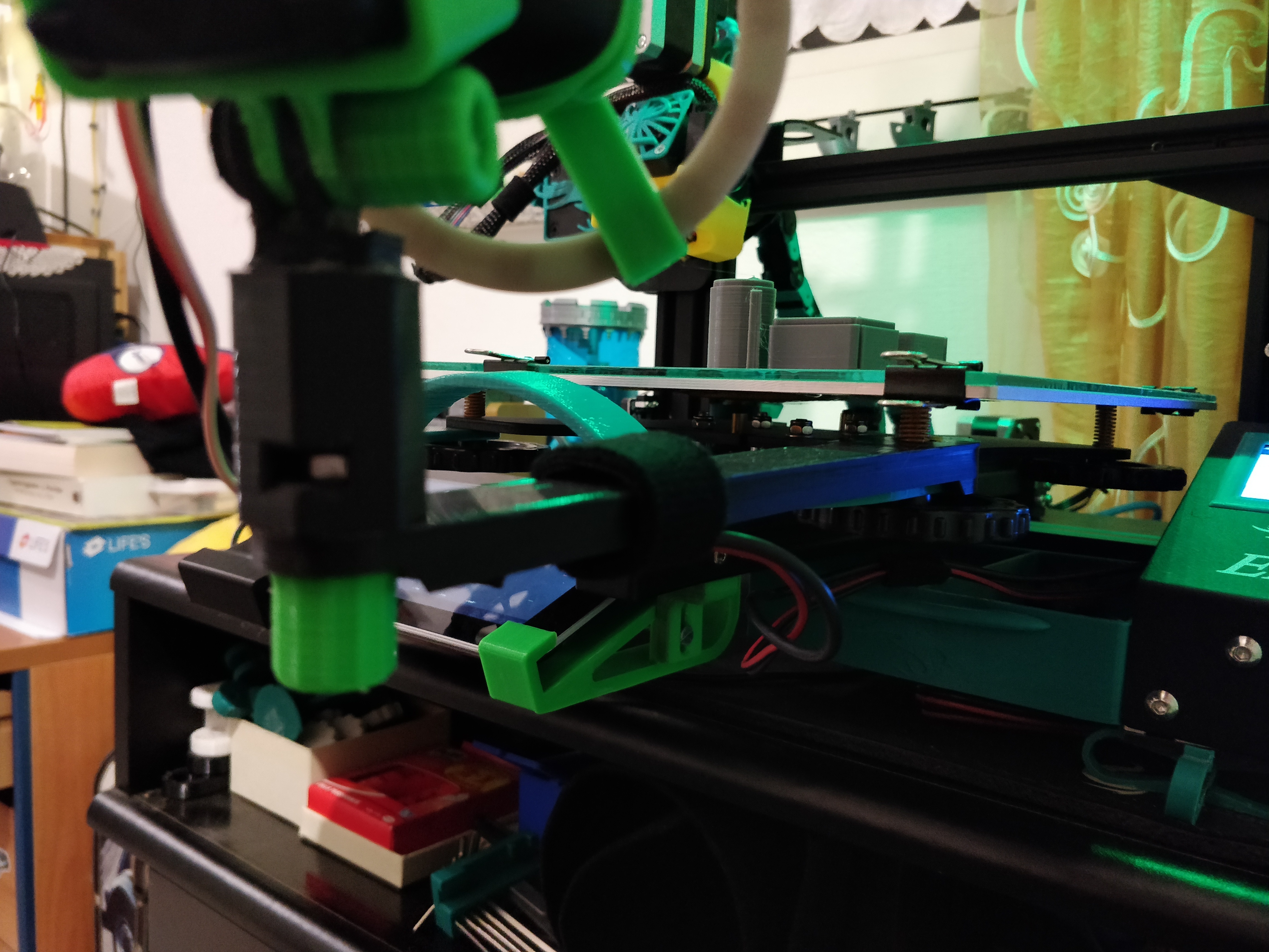 Free STL file Ender 3 Bed Universal Camera Mount・Design to download and