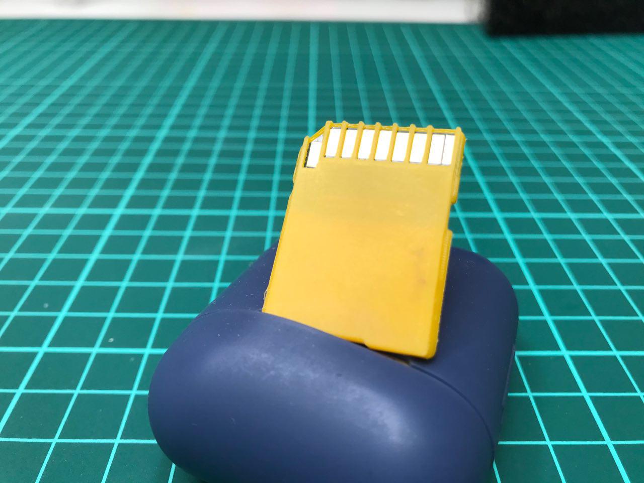 Free STL file Replacement SD Card Case・Design to download and 3D print