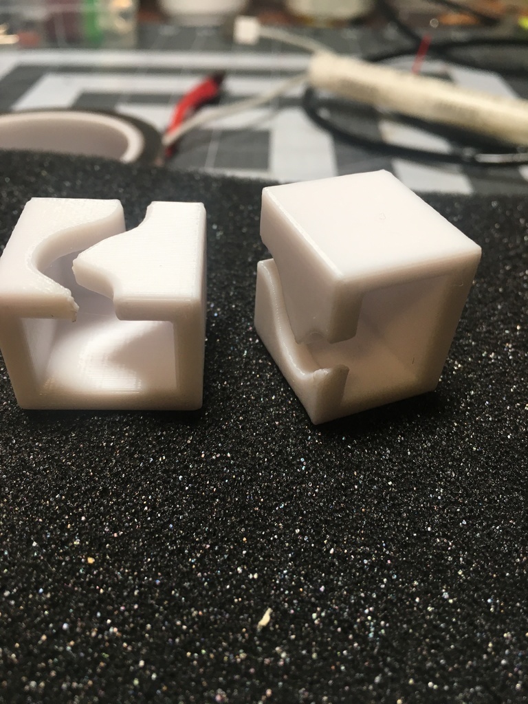 Free 3D file Charging cord holder 📱・3D printing idea to download・Cults