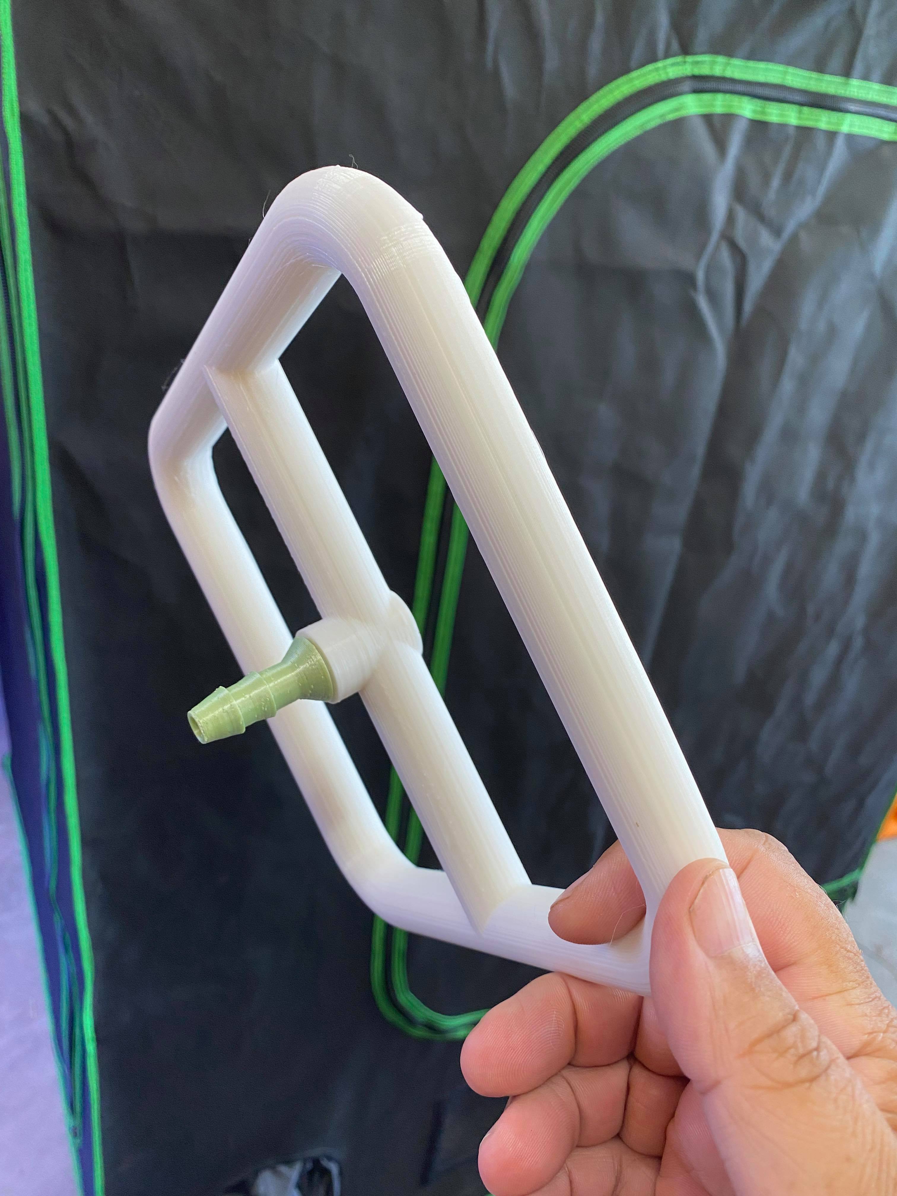 STL file Aeroponics Sprayer for Clones 5 Gallon Bucket 🪣・3D print model