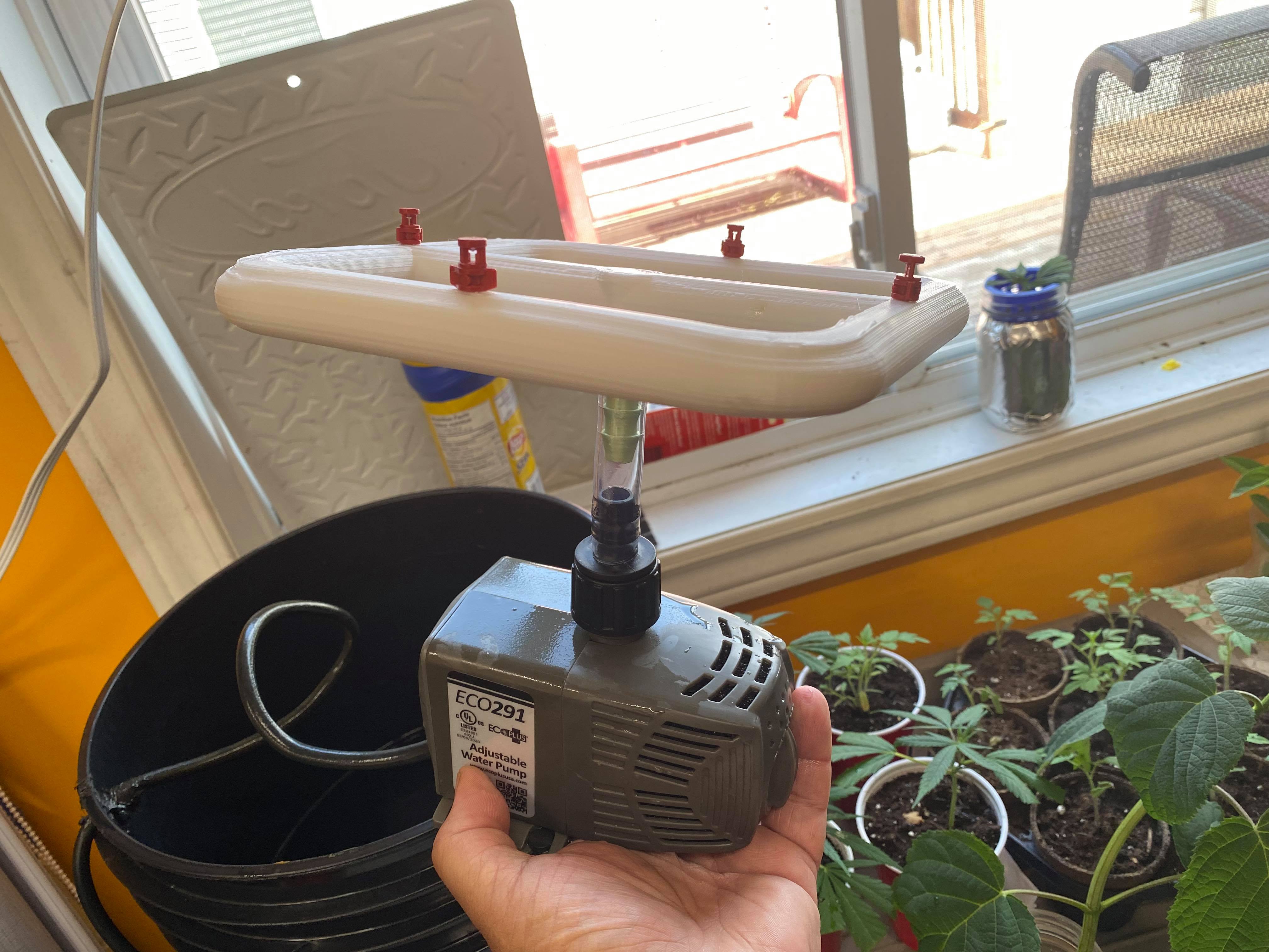 STL file Aeroponics Sprayer for Clones 5 Gallon Bucket 🪣・3D print model