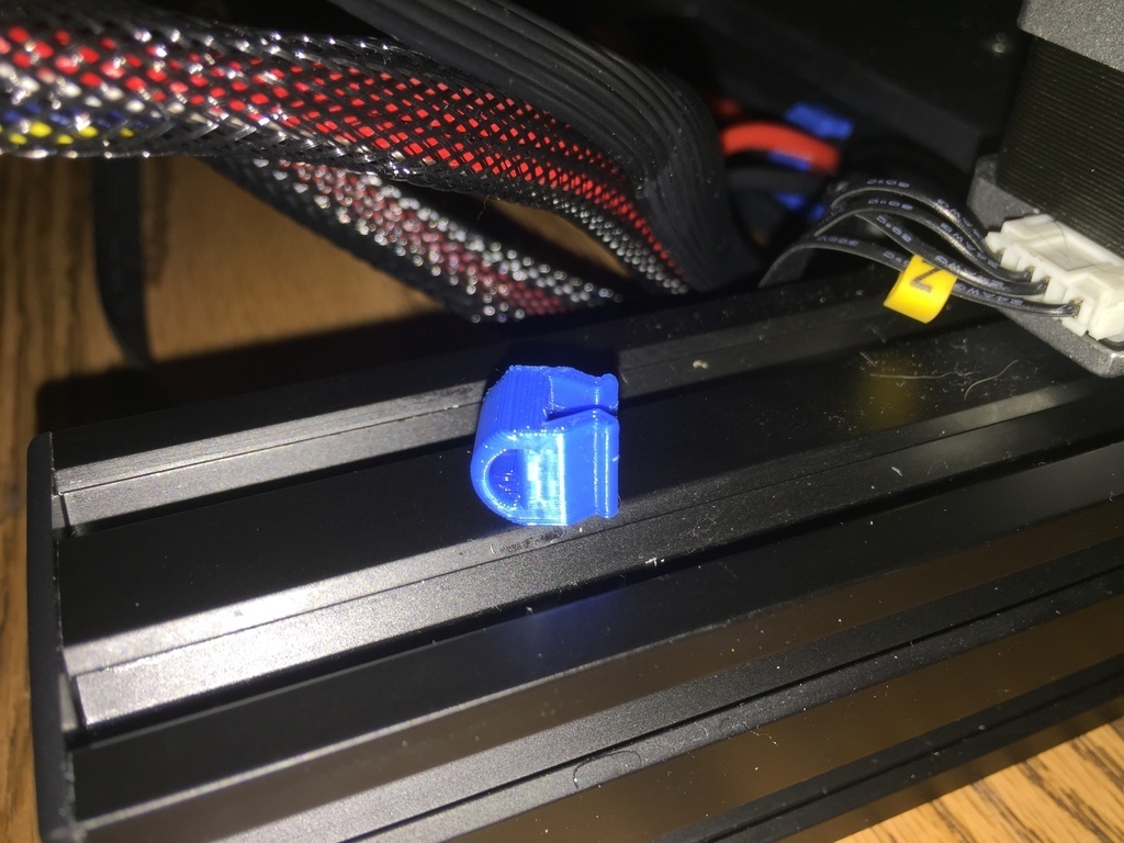 Бесплатный 3D файл Push in V-Slot Zip-Tie Clip・Шаблон для 3D-печати для ...