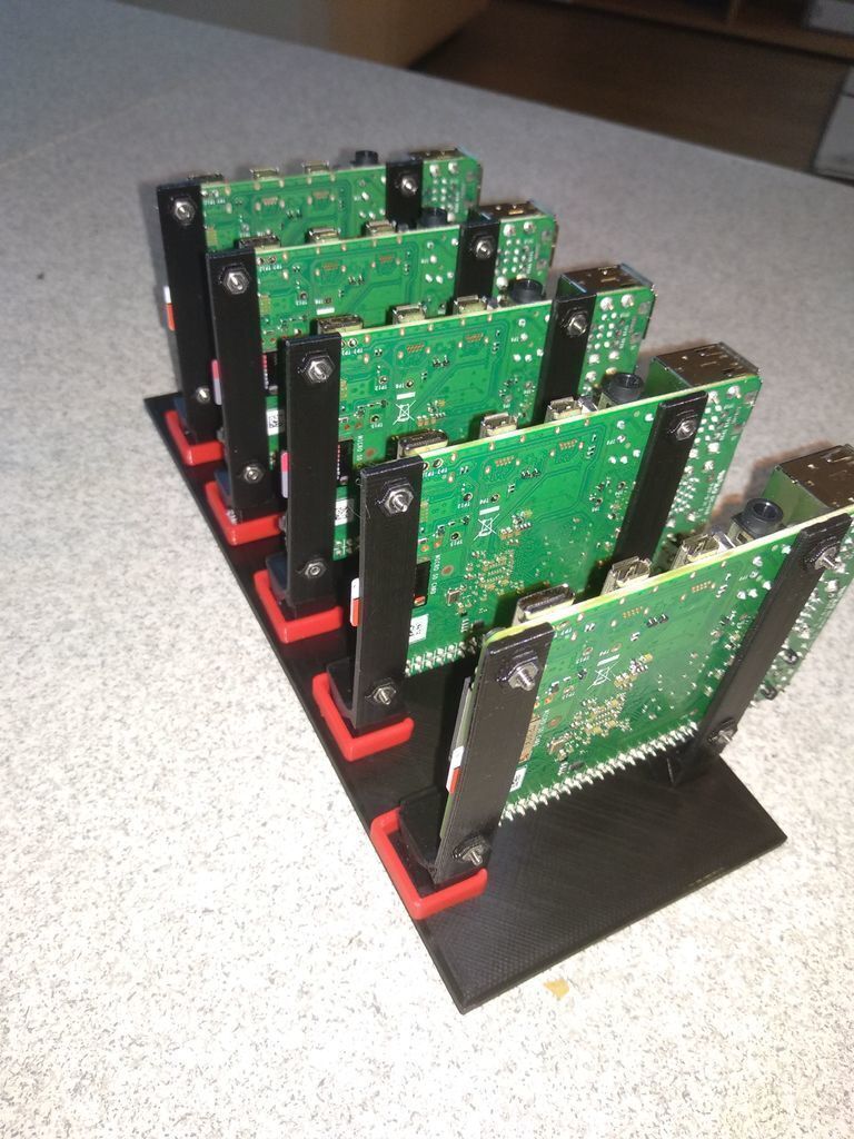 Fichier STL gratuit Pi / Rack à la framboise・Idée pour impression 3D à ...