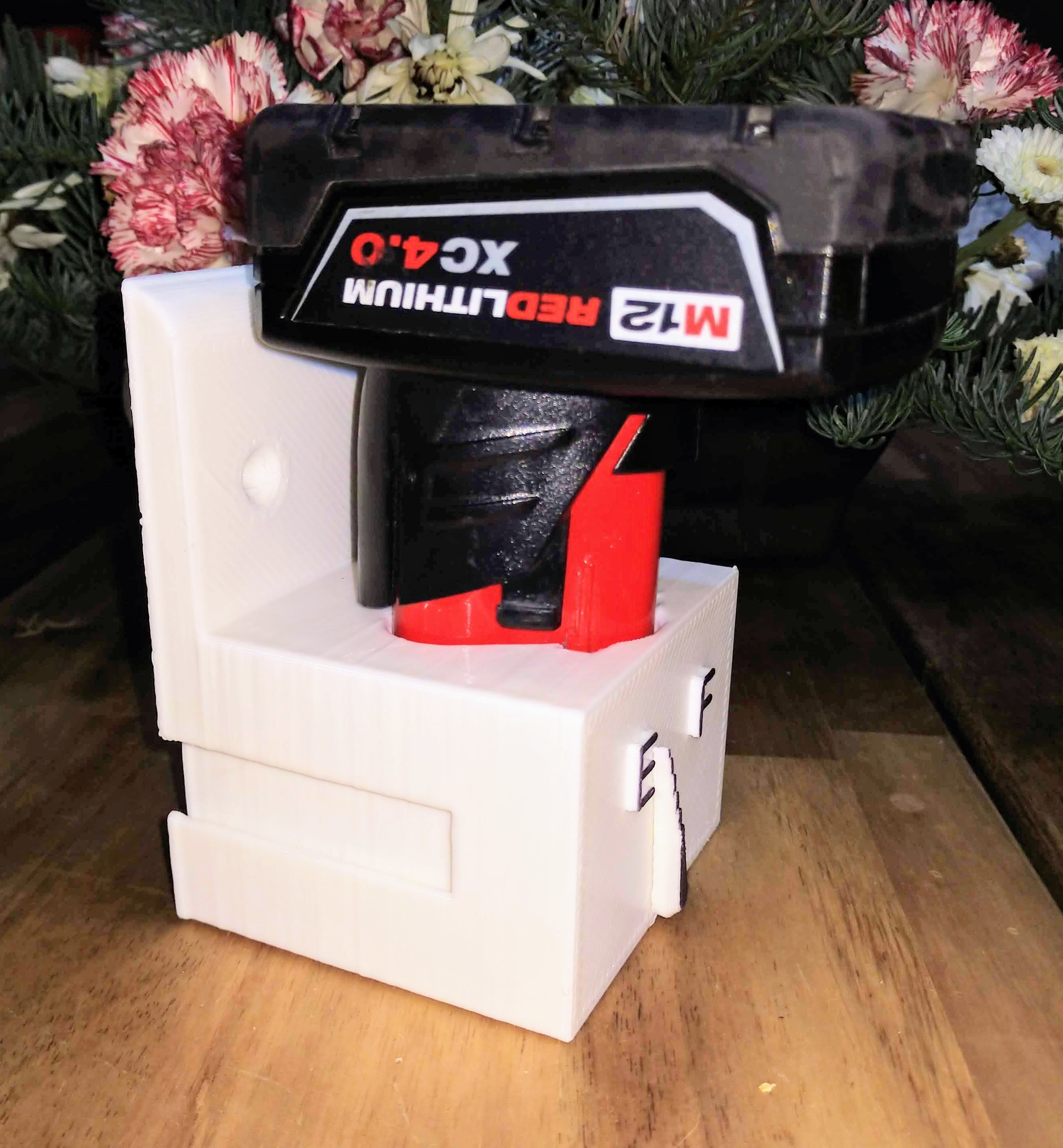 STL file Milwaukee M12 Battery Holder・Design to download and 3D print・Cults