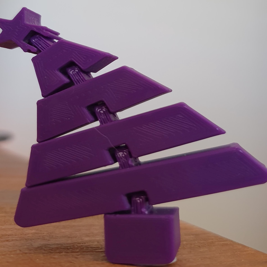 Free 3D file Flexi Christmas Tree 🎄・3D printable object to download・Cults