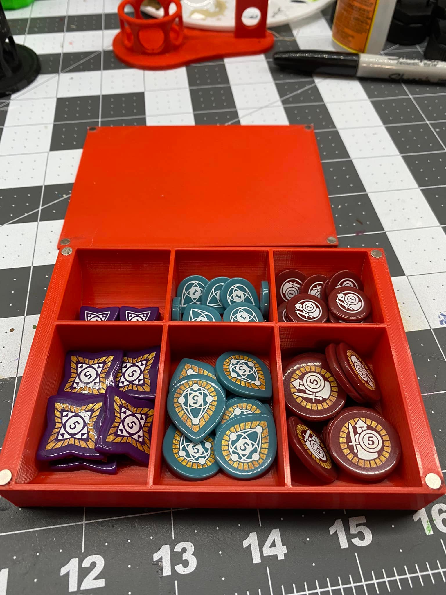 Free 3D file Return to Dark Tower Coffers Storage・3D printable design